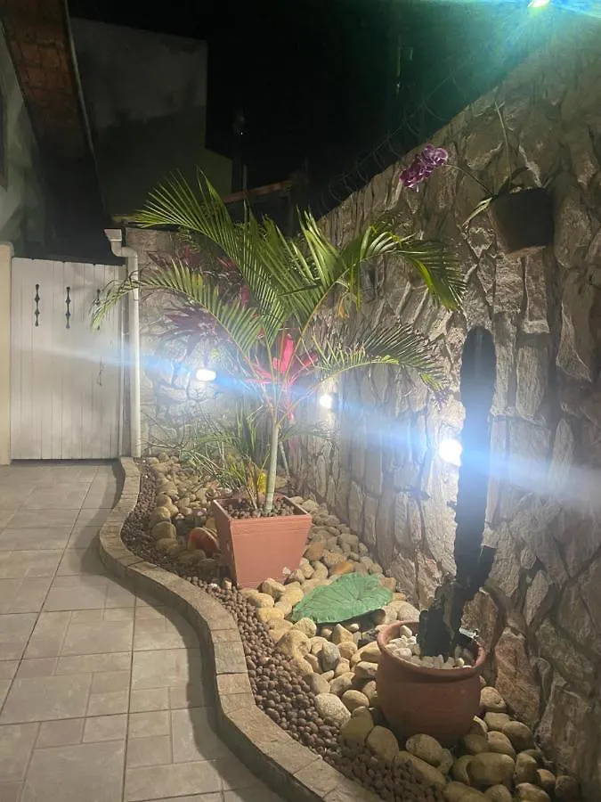 Villa Casa com piscina cabo frio 0*,